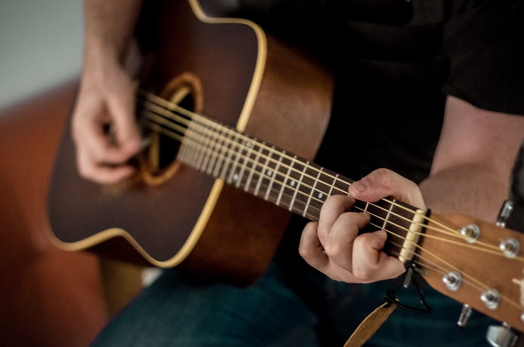 Quelle guitare choisir quand on est débutant ? - HGuitare